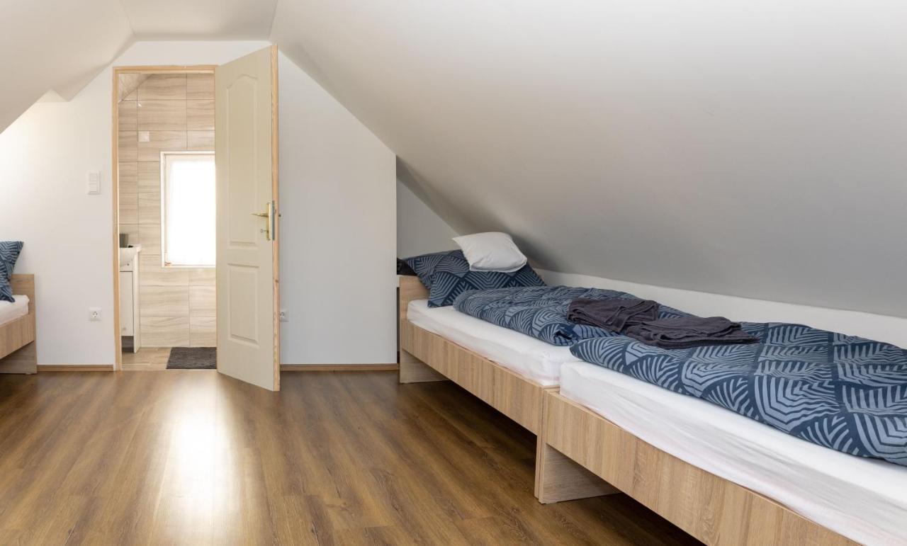 Takács Pince apartman Hajos Esterno foto