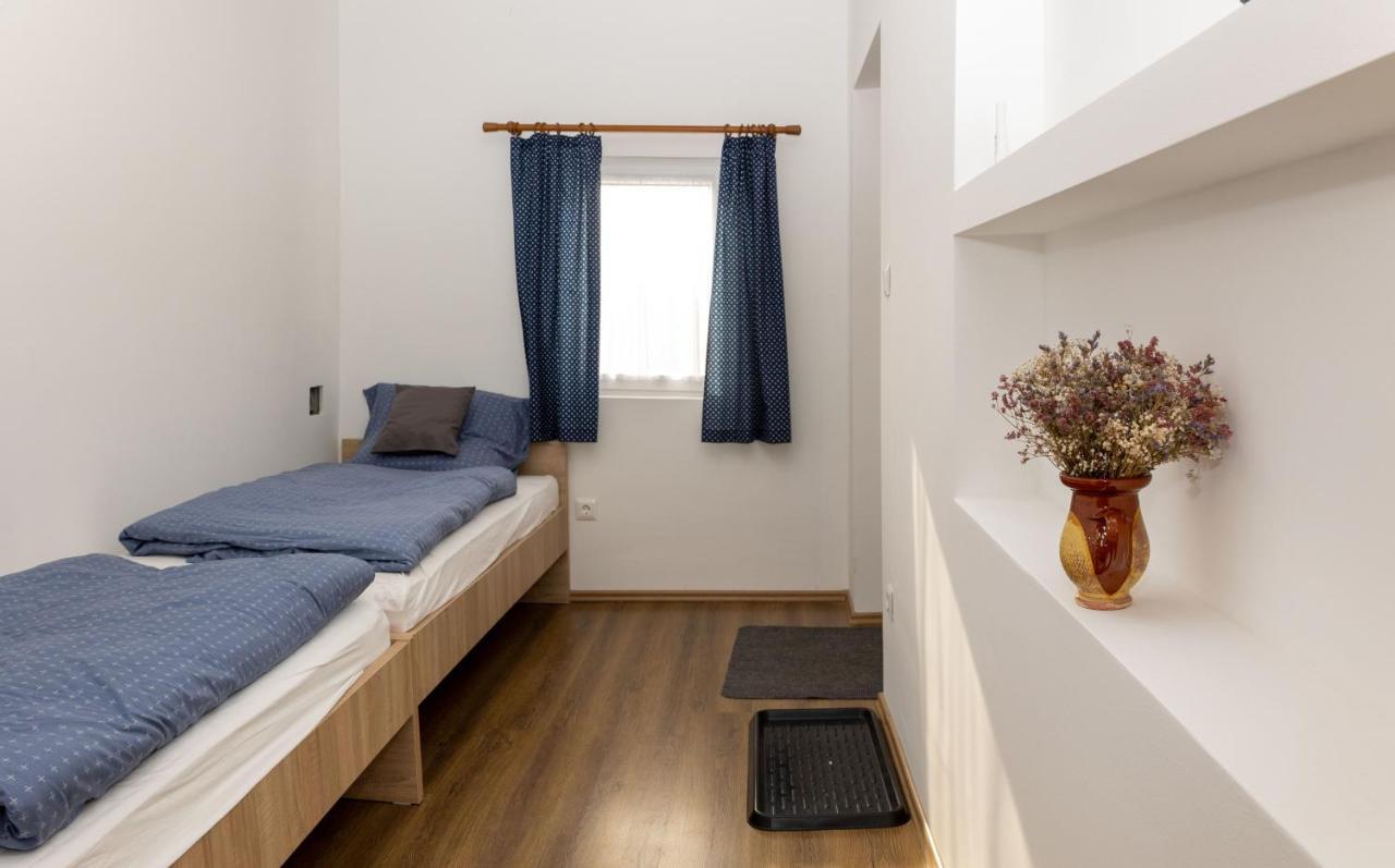 Takács Pince apartman Hajos Esterno foto